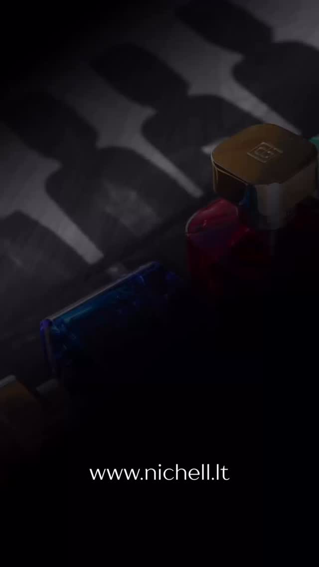 Yra akimirkų, kurios neturi logikos. Tik instinktą ✨

MULA MULA kvepalų ekstraktas iš BYRON PARFUMS Narcotic kolekcijos nėra skirtas kvepėti. Jis skirtas provokuoti. 

Šioje formulėje užrakinta prancūziška arogancija ir gundantis, beveik narkotinis saldumas. Jis nesiprašo leidimo įeiti – jis tiesiog užpildo erdvę ir lieka atmintyje kaip parašas ant odos.

Šį vakarą taisyklės - tavo🖤

#gurmaniskikvepalai #kvepaluekstraktas #nisineparfumerija #luxuryperfume #byronparfums